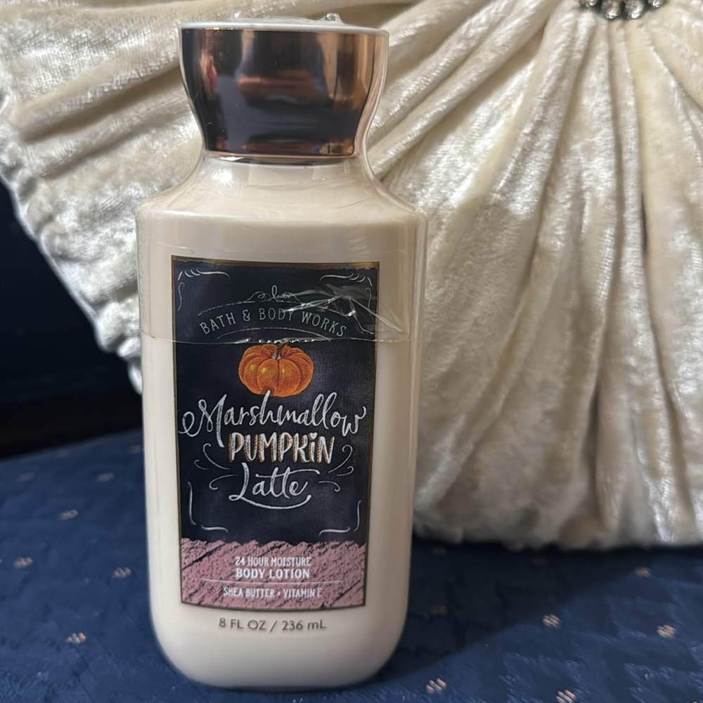 BATH & BODY WORKS SET. . . MARSHMALLOW PUMPKIN LATTE - Picture 7 of 8